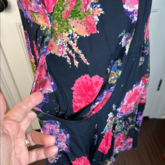 Catch Me Floral V-Neck Dress Sz L - Picture 6 of 12